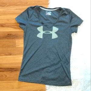 Under Armour V neck women's size small petite Top